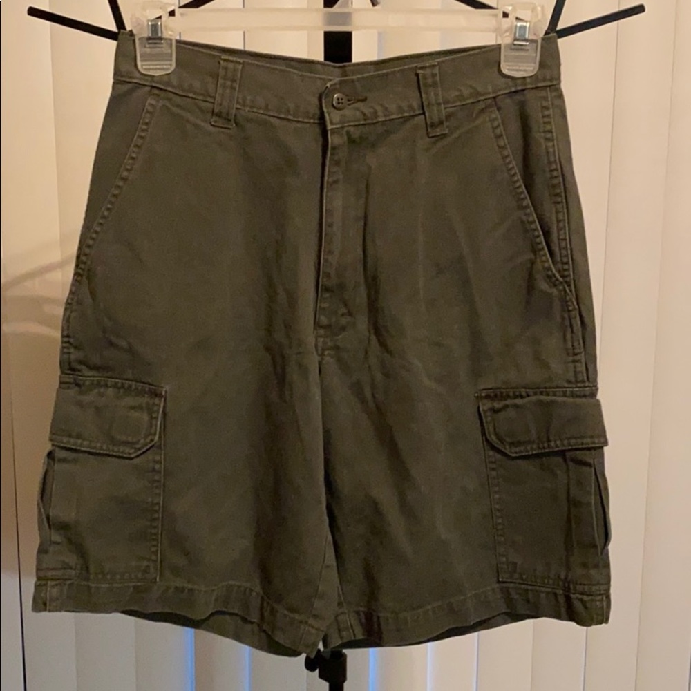 Men’s cargo shorts.